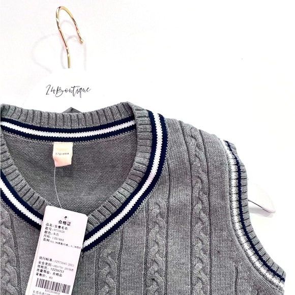 Boys Pullover Vest Knit V-Neck Sweater NWT - Picture 1 of 8